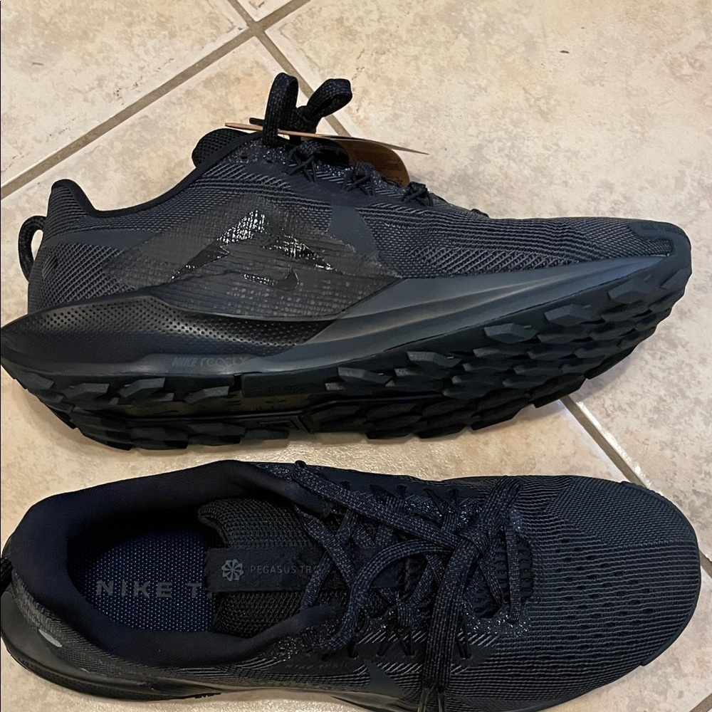 Nike React Pegasus Trail 5 in Black